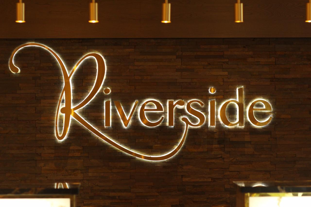 אירווין Riverside Lodge Hotel מראה חיצוני תמונה